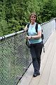 Betty auf der Hängebrücke
